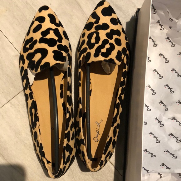 Cheetah flats from Forever 21 - Picture 3 of 5